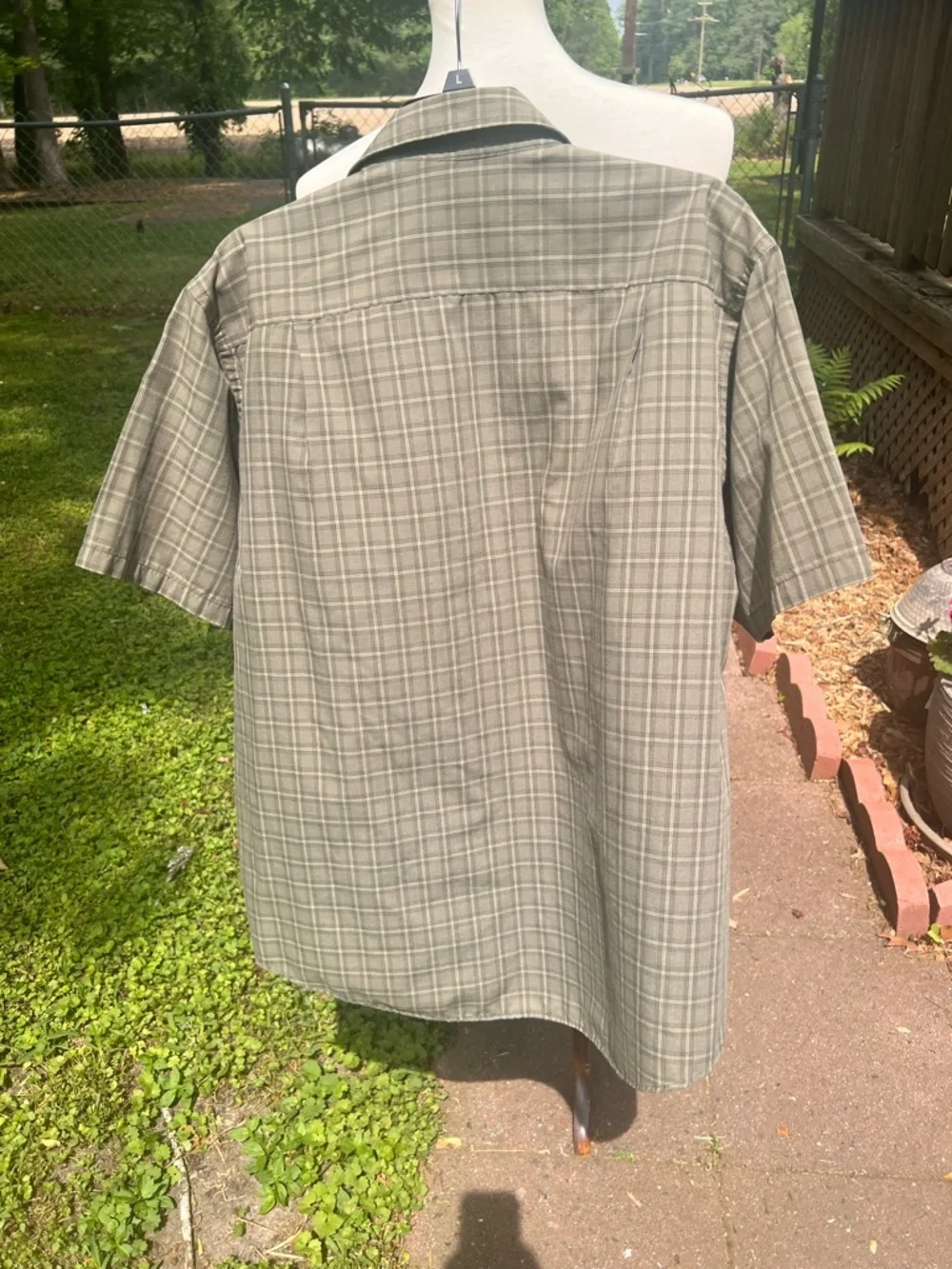 Van Heusen Olive Green Plaid Short-Sleeve Button-Down Shirt